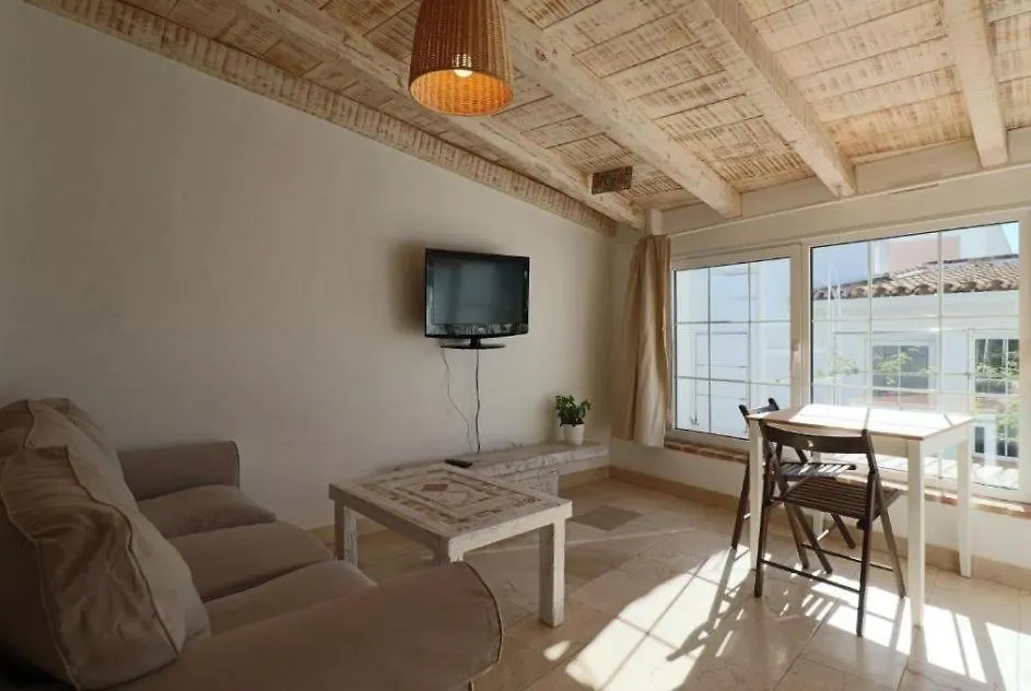 Apartamentos Castillo Quince Cartaya